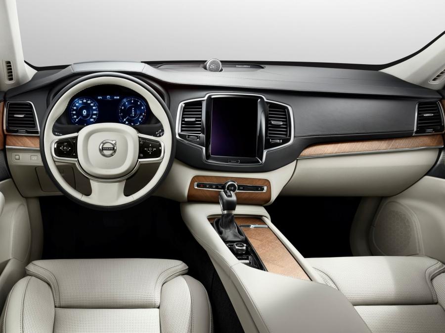  Volvo XC90 T6 AWD 2014 года  (фото 2 из 4)